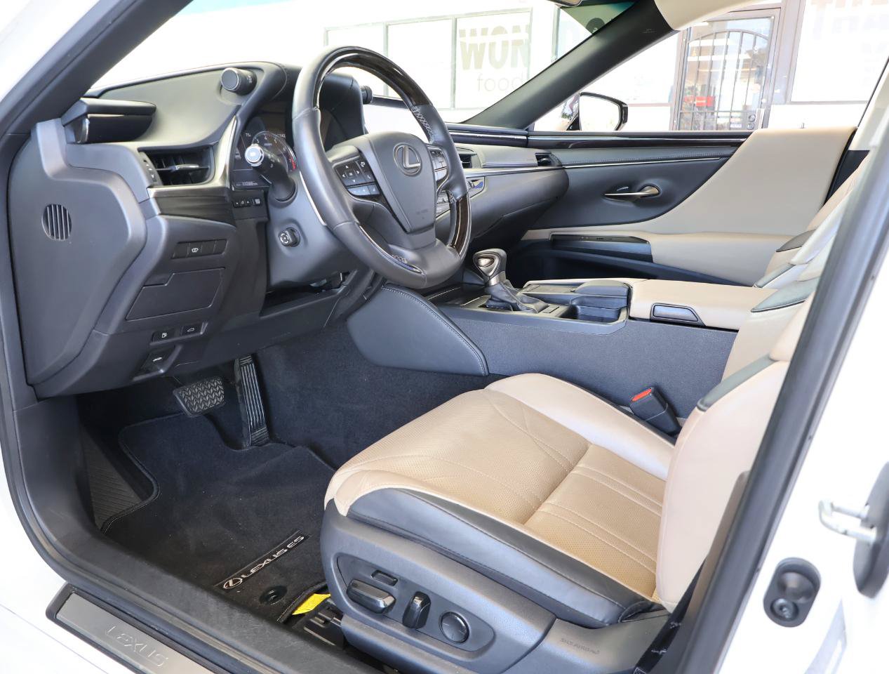 Used 2019 Lexus ES 350 w/ Accessory Package 2 FWD image 36