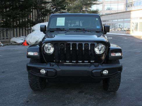 Used 2021 Jeep Gladiator Sport image 3