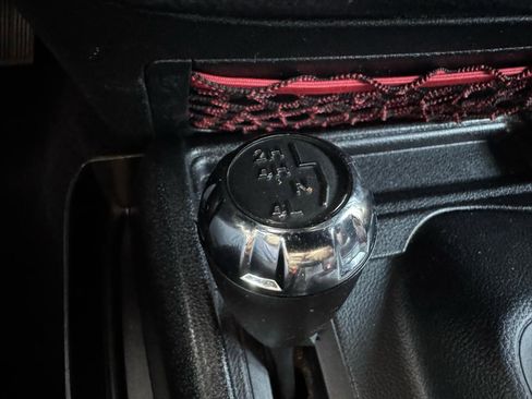 Used 2018 Jeep Wrangler Rubicon AWD/4WD image 27