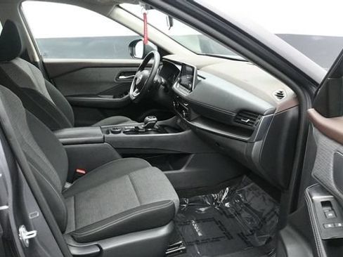 Used 2023 Nissan Rogue SV AWD/4WD image 10