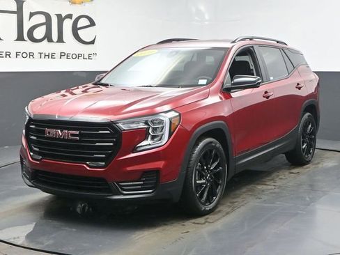 Used 2023 GMC Terrain SLE w/ Driver Convenience Package image 33