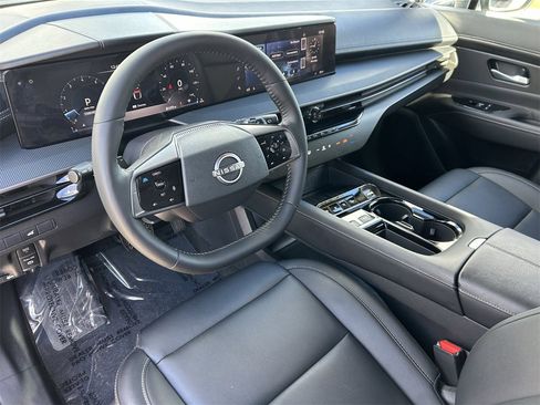 Certified 2025 Nissan Murano SV image 30