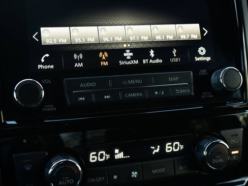 Used 2024 Nissan Titan PRO-4X w/ Pro-4x Convenience Package image 34