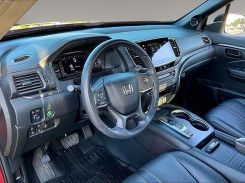 Certified 2023 Honda Passport TrailSport image 17