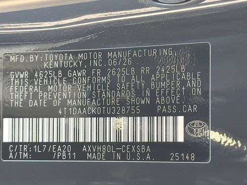 New 2026 Toyota Camry Hybrid FWD image 32
