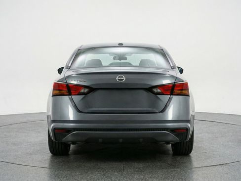 Used 2025 Nissan Altima 2.5 SV image 7