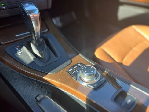 Used 2013 BMW 335i Convertible RWD image 19