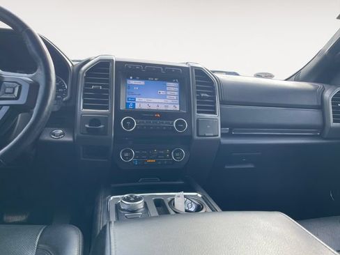 Used 2018 Ford Expedition Max XLT w/ Equipment Group 202A AWD/4WD image 11