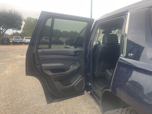 Used 2020 Chevrolet Tahoe LT image 25