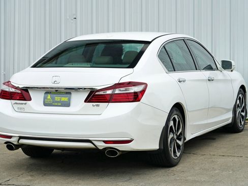 Used 2017 Honda Accord EX-L image 49