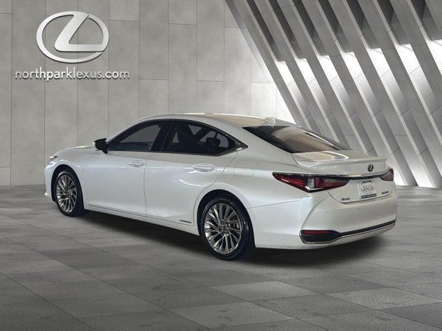 Used 2019 Lexus ES 300h w/ Accessory Package 2 FWD image 2