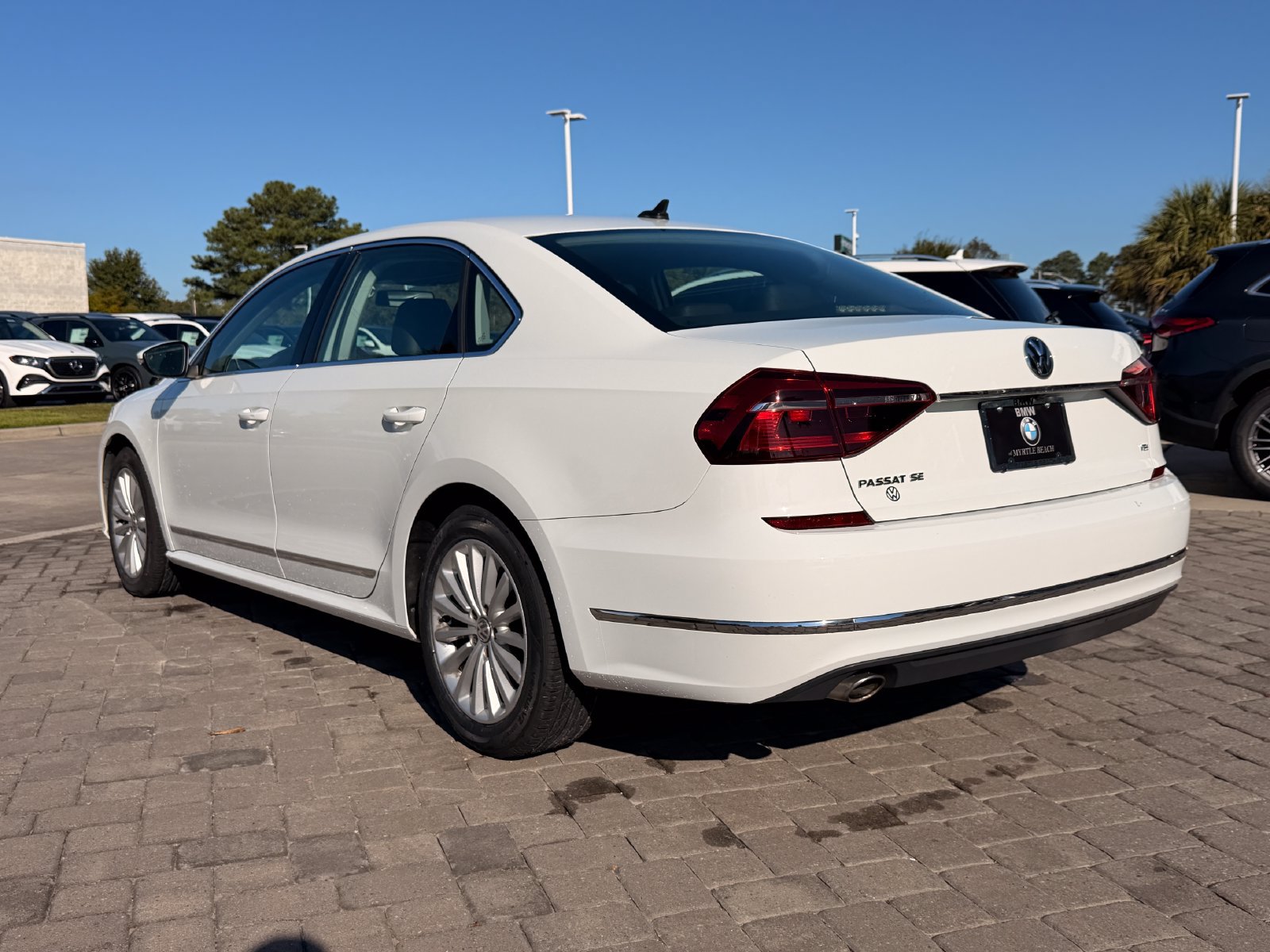 Used 2017 Volkswagen Passat 1.8T SE FWD image 10