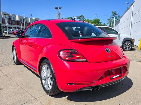Used 2018 Volkswagen Beetle 2.0T SE FWD image 3