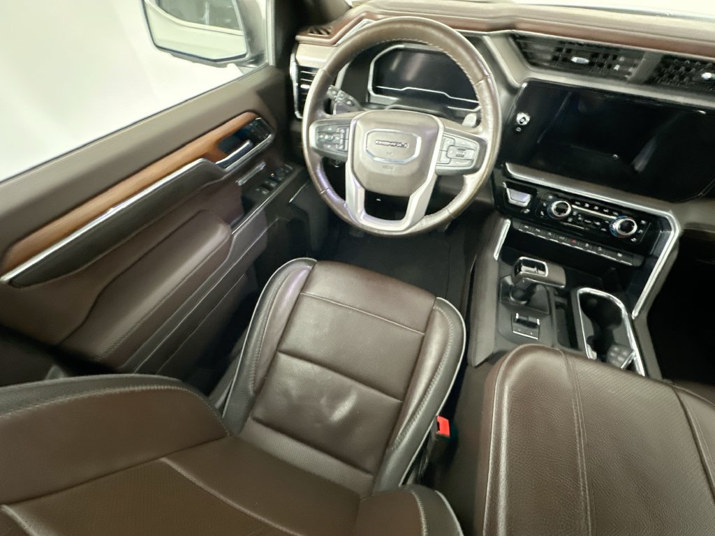 Used 2023 GMC Sierra 1500 Denali w/ Denali Reserve Package AWD/4WD image 9