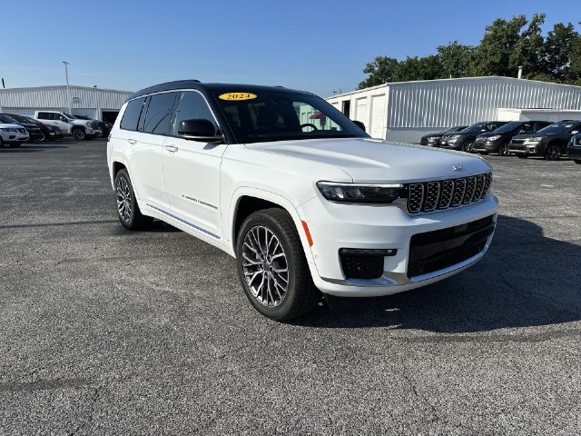 Used 2024 Jeep Grand Cherokee L Summit AWD/4WD image 11