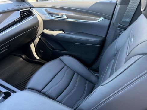 Certified 2024 Cadillac XT6 Premium Luxury w/ Platinum Package image 16