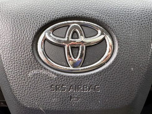 Certified 2020 Toyota Highlander XLE image 25