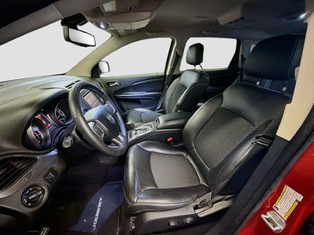 Used 2015 Dodge Journey Crossroad w/ Flexible Seating Group AWD/4WD image 23