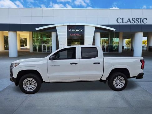 Used 2024 Chevrolet Colorado W/T RWD image 4