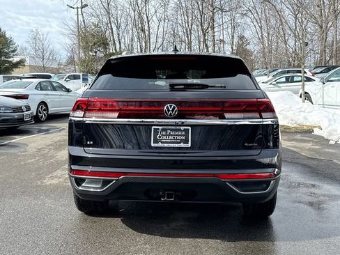 Certified 2025 Volkswagen Atlas Cross Sport SE w/ Panoramic Sunroof Package image 5