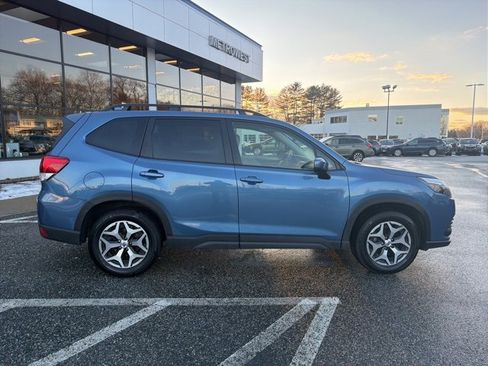 Used 2023 Subaru Forester Premium image 9