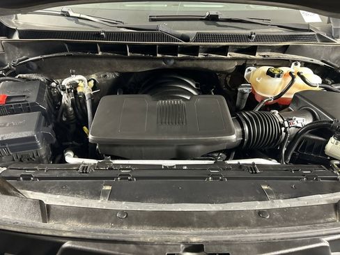 Used 2023 GMC Yukon XL SLT image 11