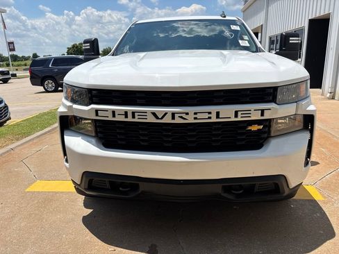 Used 2021 Chevrolet Silverado 1500 Custom w/ Custom Max Trailering Package AWD/4WD image 5