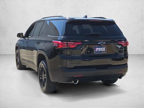 Used 2023 Chevrolet Traverse LT image 7