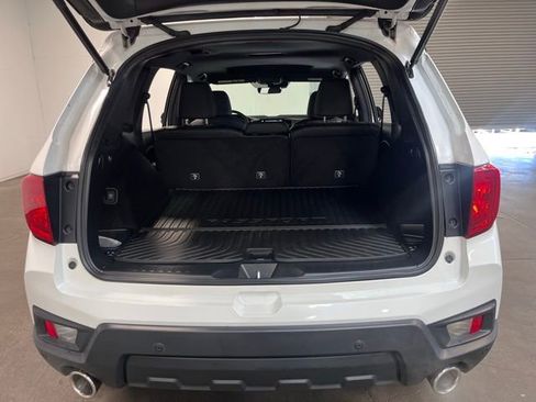 Used 2023 Honda Passport EX-L image 16