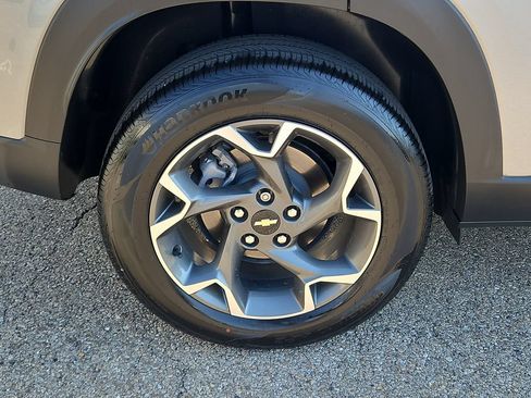 Used 2025 Chevrolet Trax LT w/ Driver Confidence Package FWD image 5