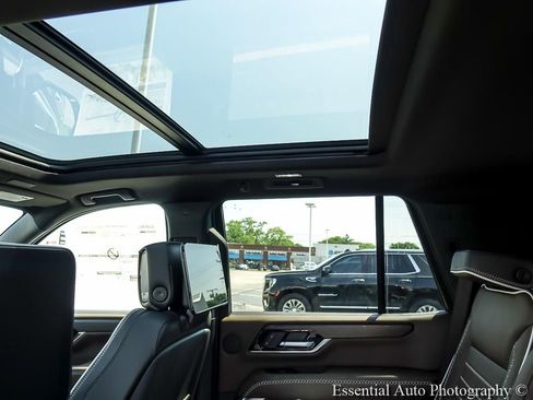 New 2026 GMC Yukon Denali Ultimate AWD/4WD image 13