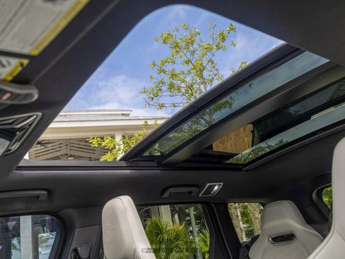 Used 2022 Land Rover Range Rover Sport SVR Carbon Edition AWD/4WD image 30