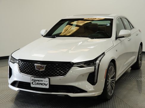 Used 2023 Cadillac CT4 Premium Luxury image 3