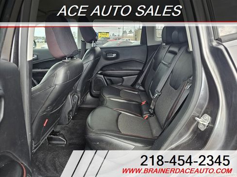 Used 2019 Jeep Compass Trailhawk AWD/4WD image 9