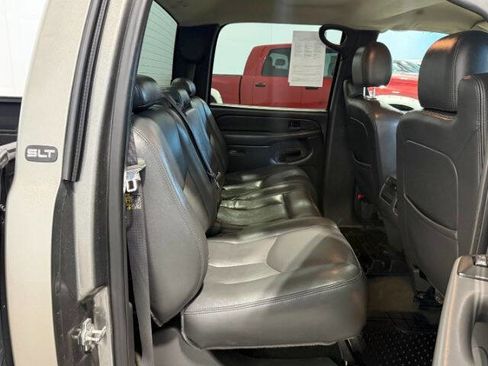 Used 2006 GMC Sierra 2500 SLT w/ Heavy-Duty Power Package AWD/4WD image 16