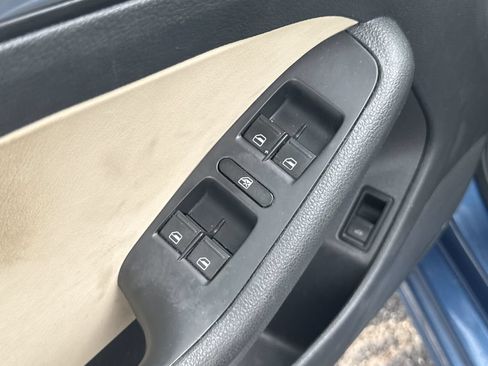 Used 2017 Volkswagen Jetta SE FWD image 11