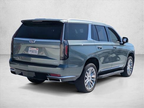 Used 2023 Cadillac Escalade Premium Luxury image 4