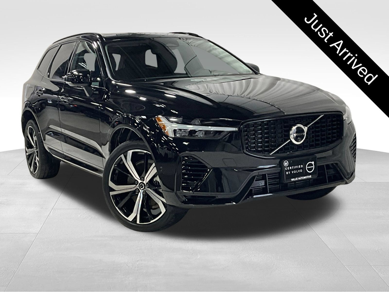 Certified 2024 Volvo XC60 T8 Ultimate w/ Protection Package Premier AWD/4WD image 1