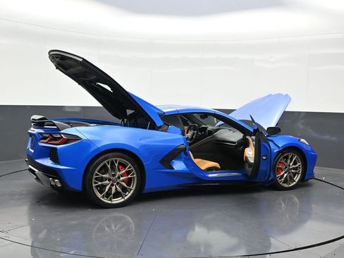 Used 2024 Chevrolet Corvette Stingray Preferred Cpe w/ 2LT image 32