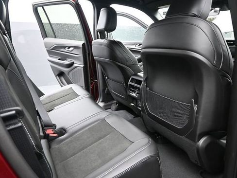New 2025 Jeep Grand Cherokee Altitude AWD/4WD image 20