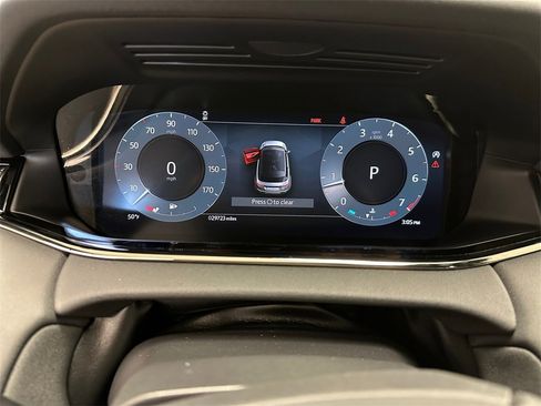 Used 2023 Land Rover Range Rover Evoque R-Dynamic SE image 20