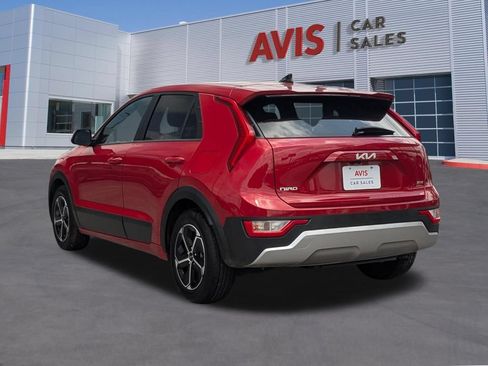 Used 2025 Kia Niro LX FWD image 3