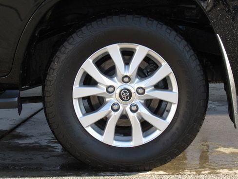 Certified 2020 Toyota Land Cruiser w/ Preferred Accessory Package image 44