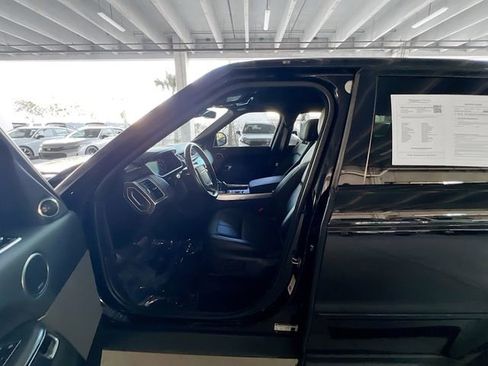 Used 2022 Land Rover Range Rover Sport SE image 9