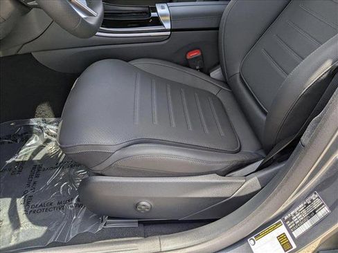 New 2025 Mercedes-Benz C 300 Sedan image 4