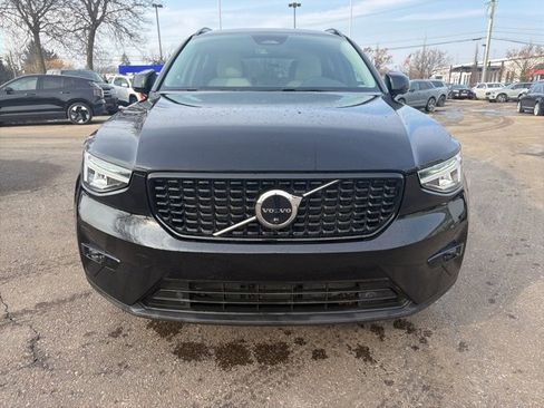 Used 2023 Volvo XC40 B5 Plus w/ Driver Assist Package image 3