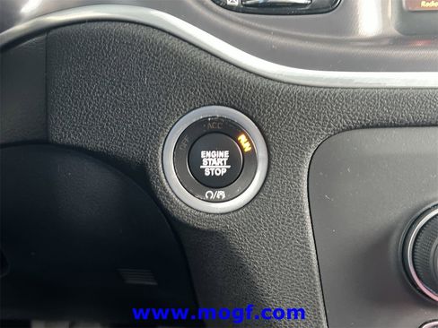 Used 2021 Dodge Charger SXT w/ Blacktop Package image 8