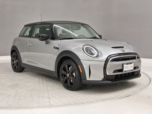 Used 2024 MINI Cooper SE FWD image 6
