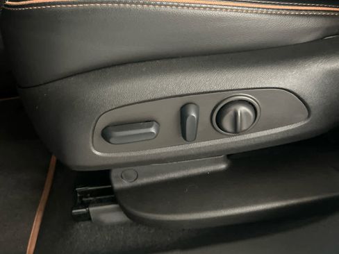 Used 2023 GMC Acadia AT4 w/ Technology Package image 11