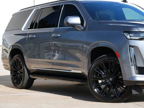 Used 2021 Cadillac Escalade ESV Premium Luxury w/ Performance Package AWD/4WD image 23